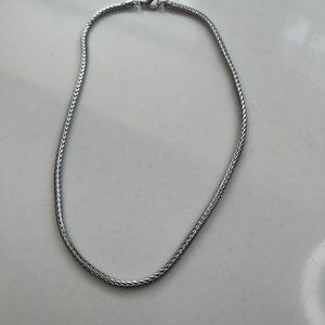 Silver color chevron chain necklace